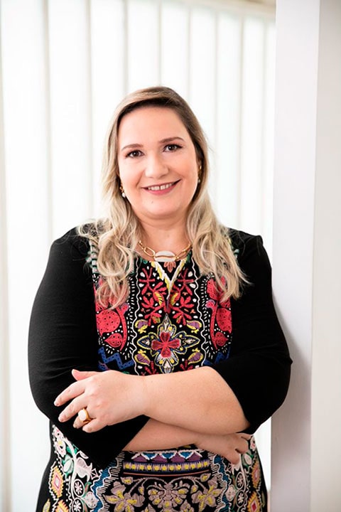 Francine Guicho Empresária, Executive e Business Coach, apaixonada por negócios, alta performance e desenvolvimento humano.